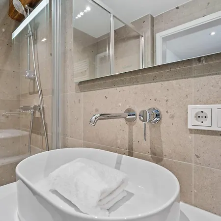 Elegant Clausen With King Bed & Wifi Apartment Luxembourg