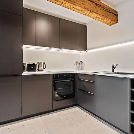 Apartment Elegant Clausen With King Bed & Wifi