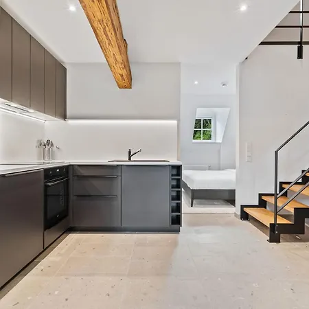 Lägenhet Elegant Clausen With King Bed & Wifi