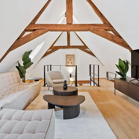 Elegant Clausen With King Bed & Wifi Lägenhet *