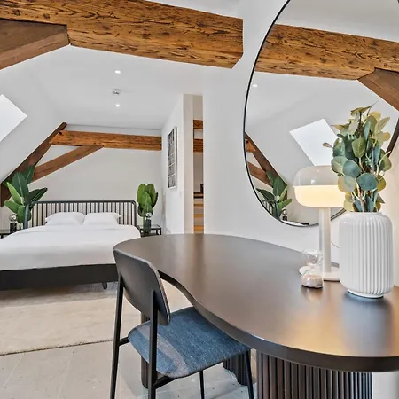 Elegant Clausen With King Bed & Wifi Lägenhet