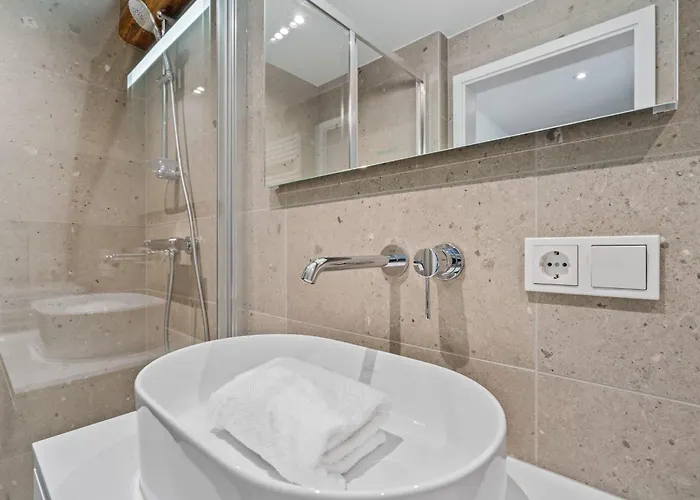 Elegant Clausen With King Bed & Wifi Apartman Luxemburg