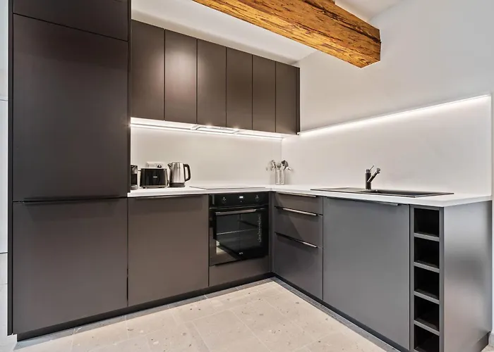 Apartamento Elegant Clausen With King Bed & Wifi