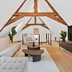 Elegant Clausen With King Bed & Wifi Appartement *