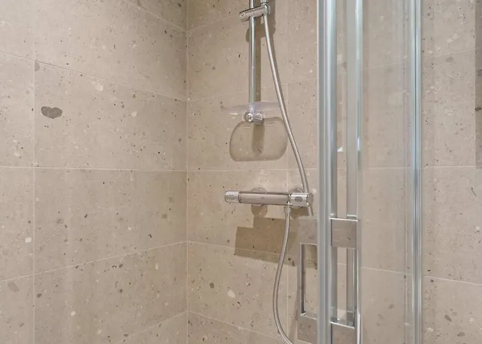 Elegant Clausen With King Bed & Wifi * 룩셈부르크