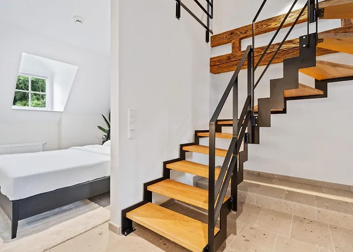 Elegant Clausen With King Bed & Wifi